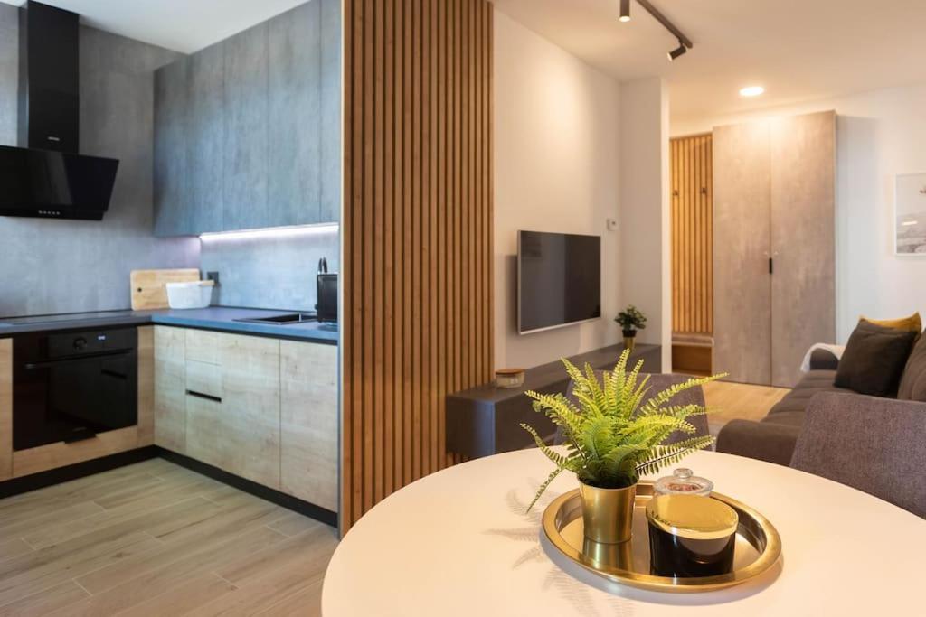 Flat4Us#Cozy#Freeparking#5People Apartment Zagreb Exterior foto